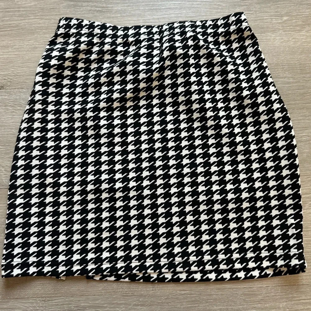 SHEIN Houndstooth Skirt, XS - Picture 3 of 4